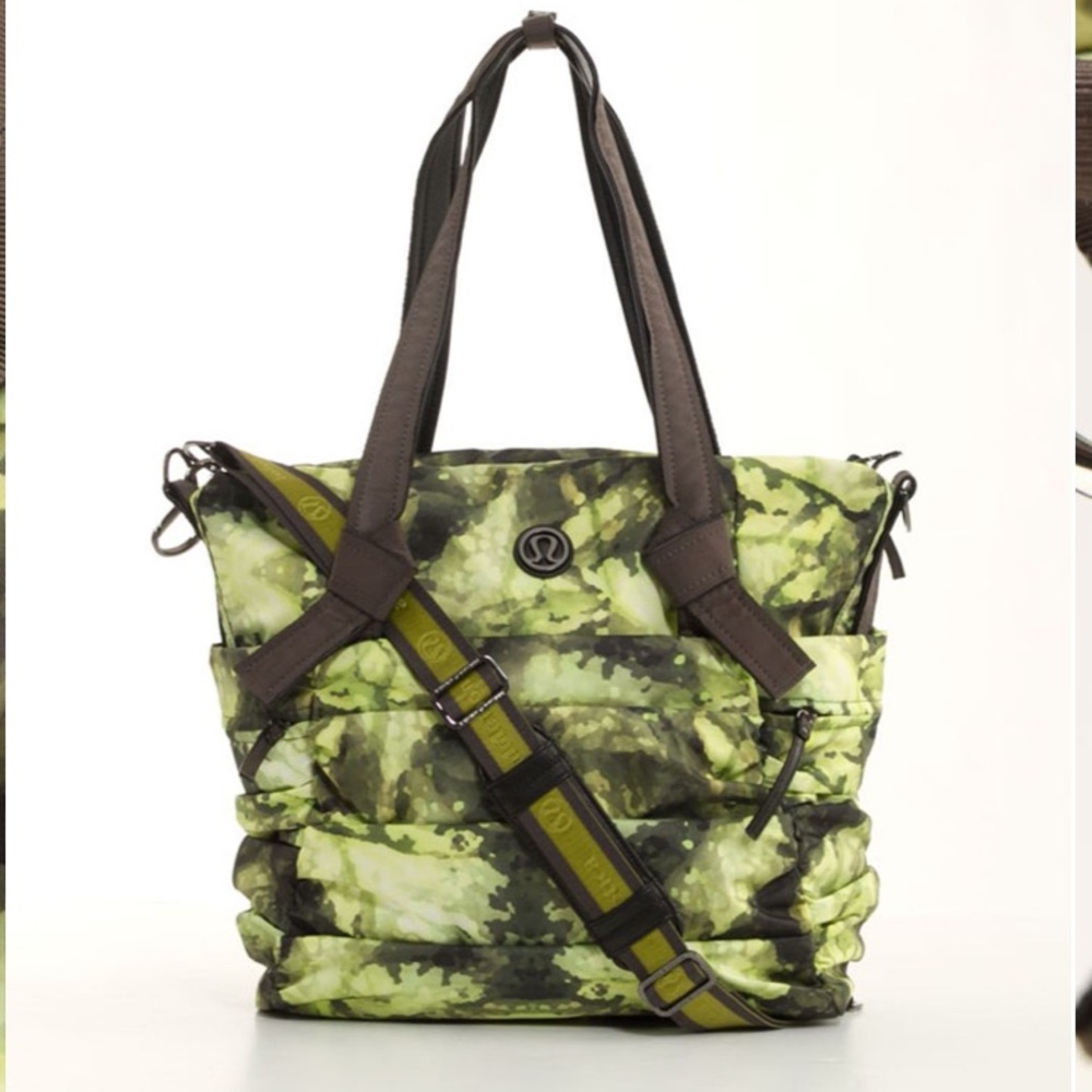 🌸Spring Sale 50% Off🌸 Lululemon Triumphant Tote Deep Camo Creekside Camo
